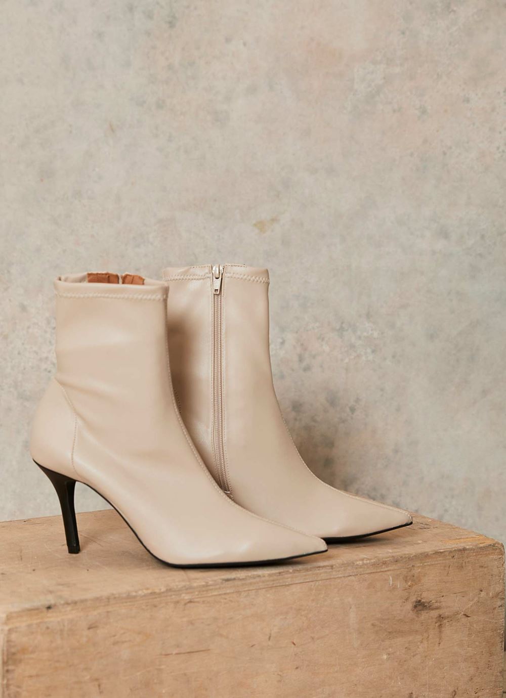 Sian Off-White Ankle Boots